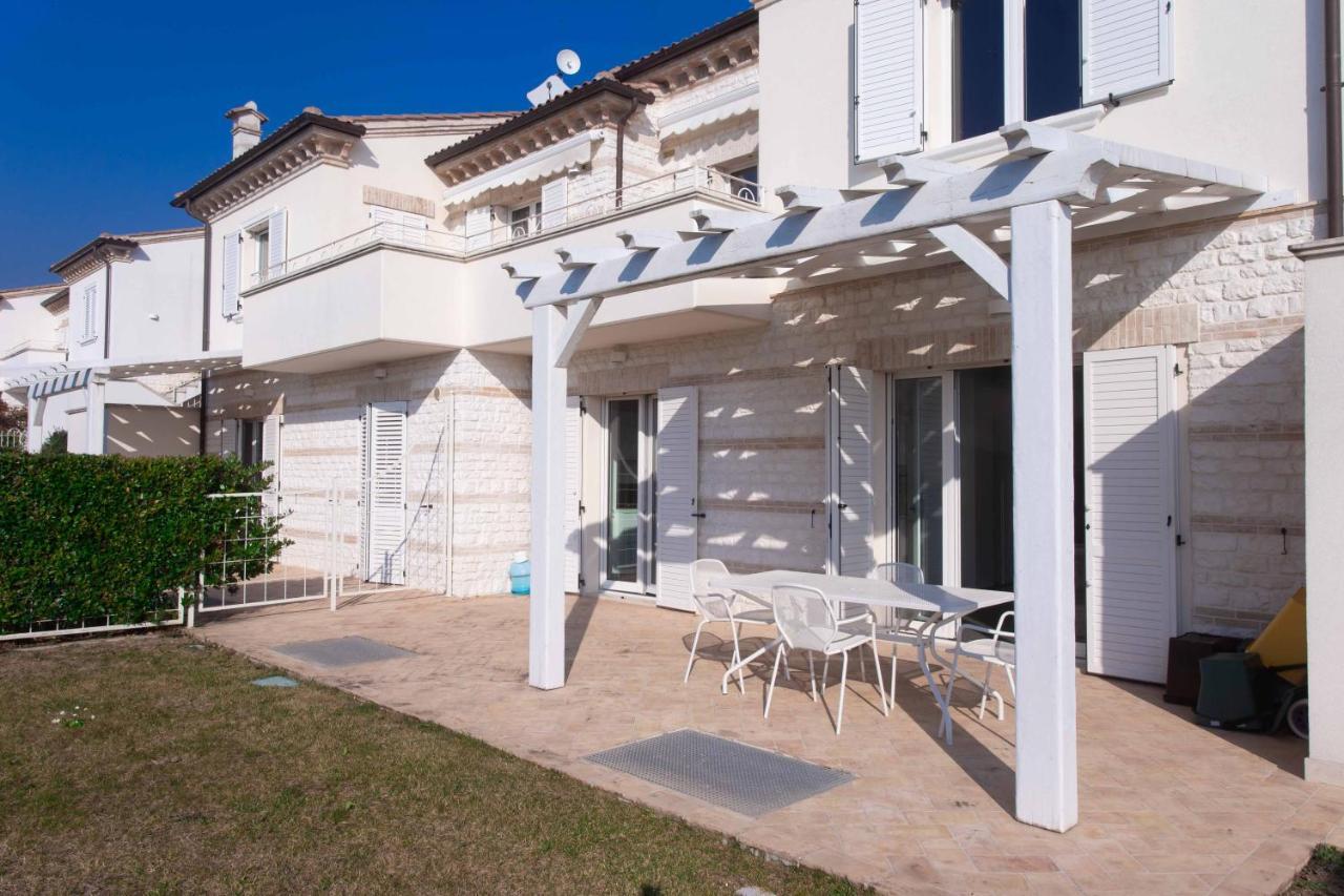 S018 - Sirolo, Nuovissimo Trilocale In Pietra Con Giardino Dx Διαμέρισμα Εξωτερικό φωτογραφία